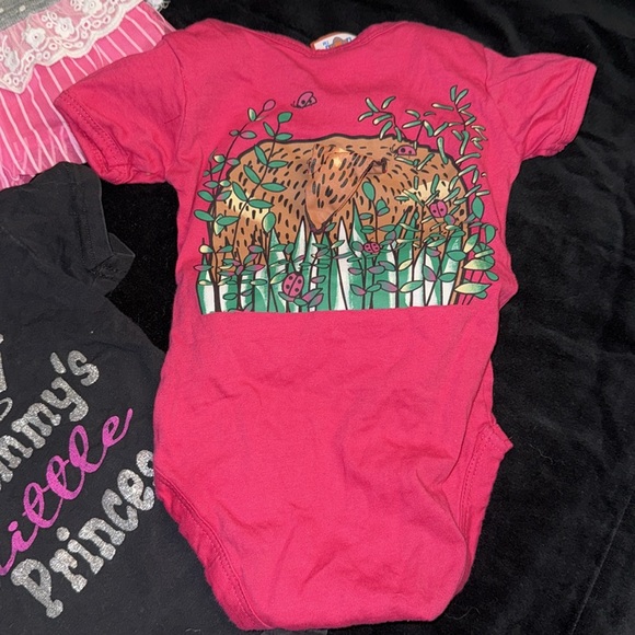 6-12m Assorted Baby girl Onesies and seahorse Dress Set - Picture 7 of 13